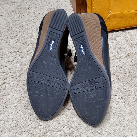 Elegant Black Ankle Boots - Picture 6 of 6